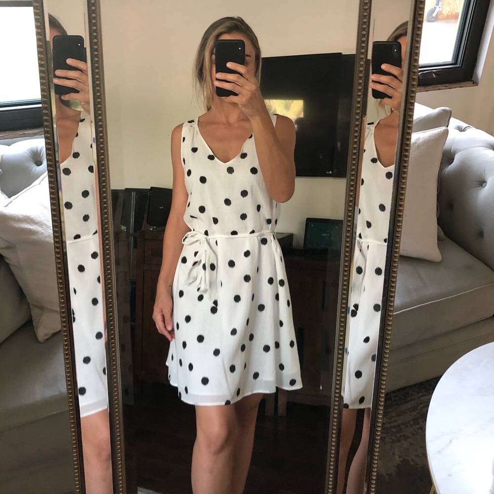 Black and White Polka-dot v neck soft and lined dress - Picture 3 of 7